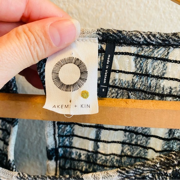 AKEMI + KIN Patrizia Sheer Buffalo Check Plaid Long Sleeve Top Black White XS - Picture 8 of 9